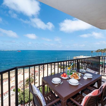 Islet Promenade Seafront Apartment With Large Corner Terrace By Getawaysmalta セント・ポールズ・ベイ エクステリア 写真