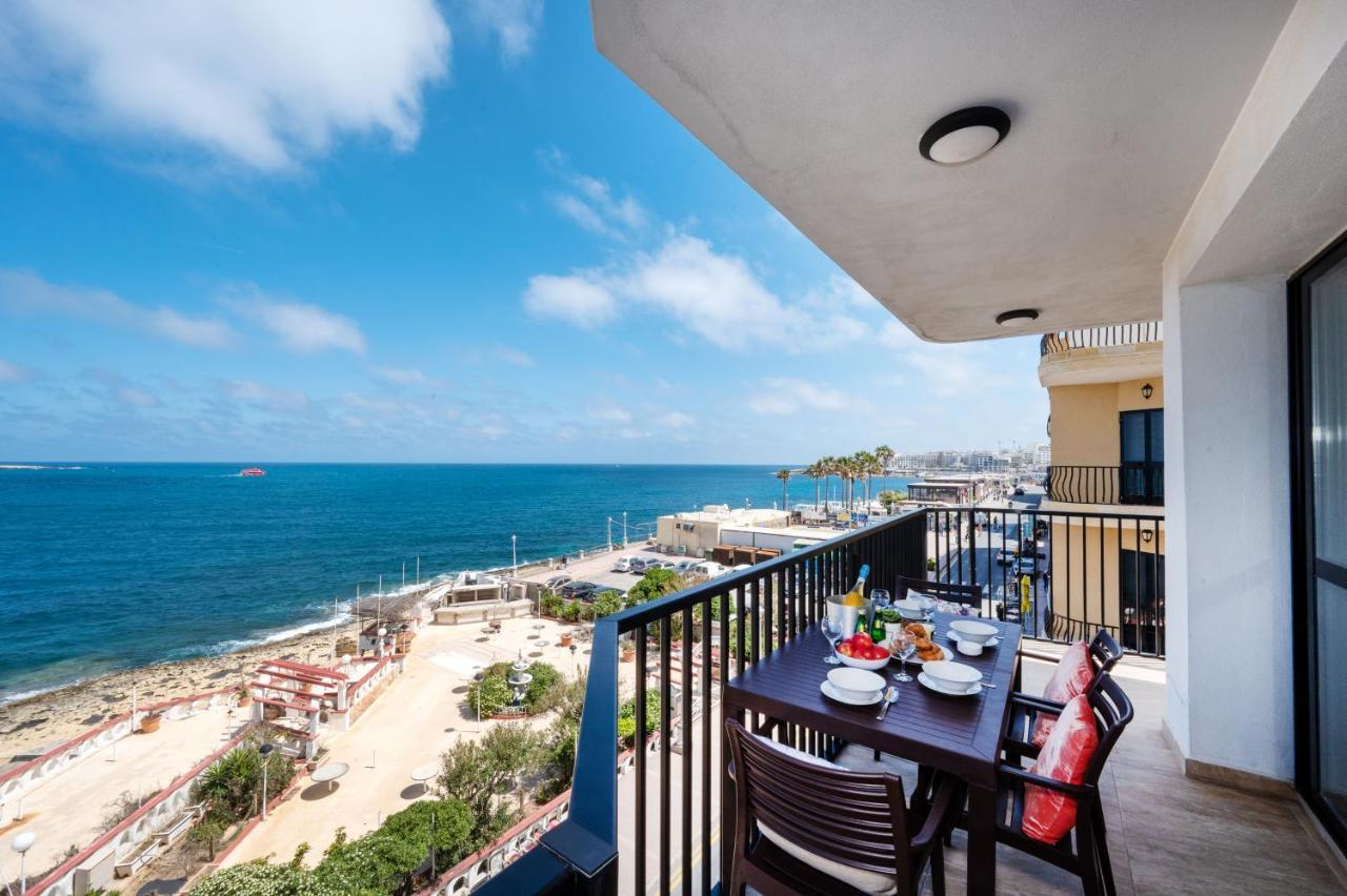 Islet Promenade Seafront Apartment With Large Corner Terrace By Getawaysmalta セント・ポールズ・ベイ エクステリア 写真