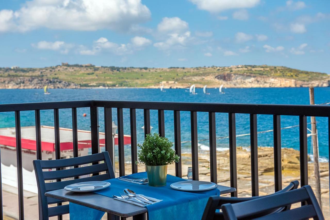 Islet Promenade Seafront Apartment With Large Corner Terrace By Getawaysmalta セント・ポールズ・ベイ エクステリア 写真